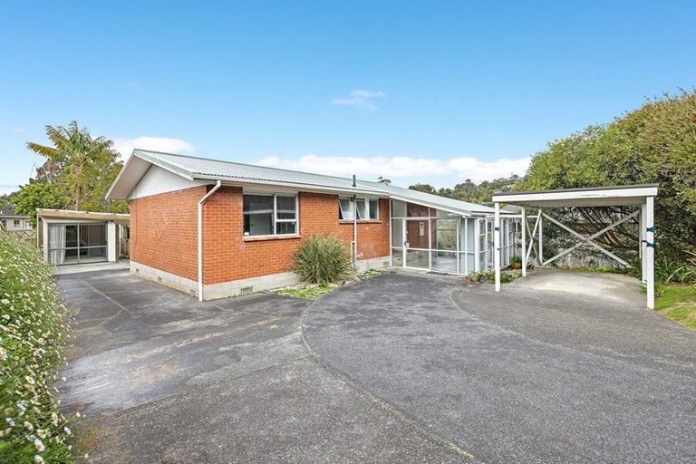 Photo of property in 17 Helvetia Drive, Browns Bay, Auckland, 0630
