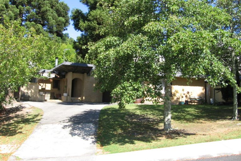 Photo of property in 4 Saddleback Rise, Murrays Bay, Auckland, 0630