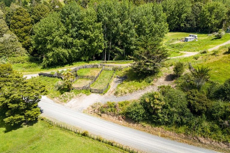 Photo of property in 278 Griffin Road, Maungaturoto, 0583