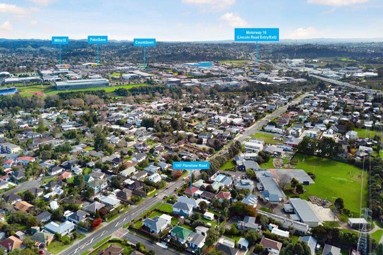 Photo of property in 1/47 Flanshaw Road, Te Atatu South, Auckland, 0610