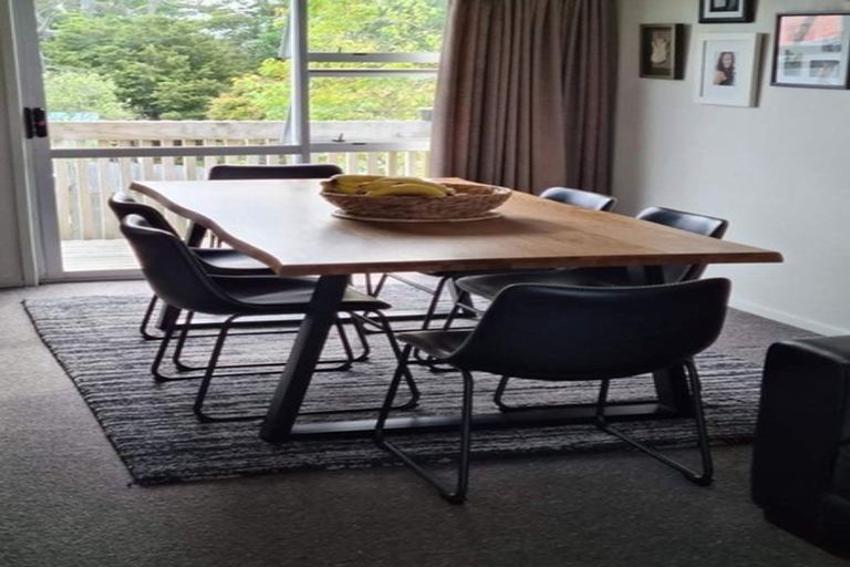 Photo of property in 4/23 Luckens Road, West Harbour, Auckland, 0618