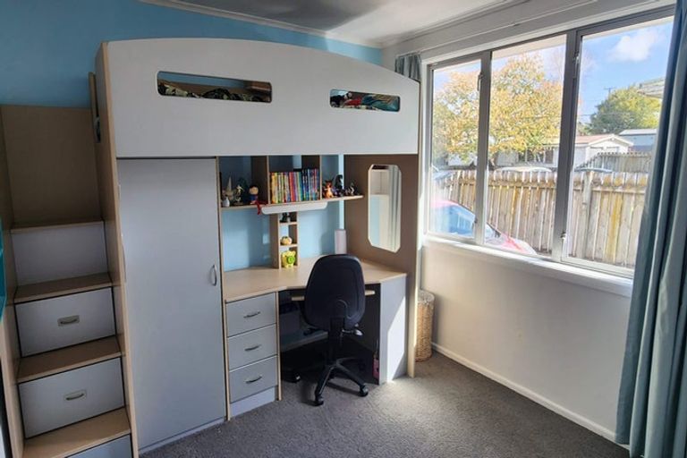 Photo of property in 14 Waipani Road, Te Atatu Peninsula, Auckland, 0610