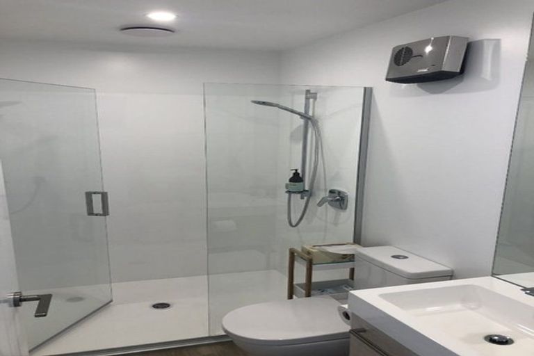 Photo of property in 8 Highlands Close, Queenstown, 9300