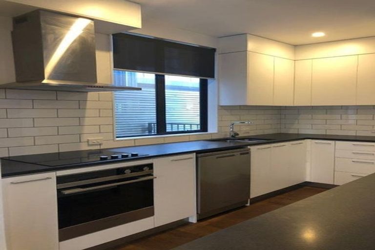 Photo of property in 10/20 Trent Street, Island Bay, Wellington, 6023