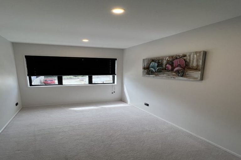 Photo of property in 3 Wyon Way, Flat Bush, Auckland, 2016