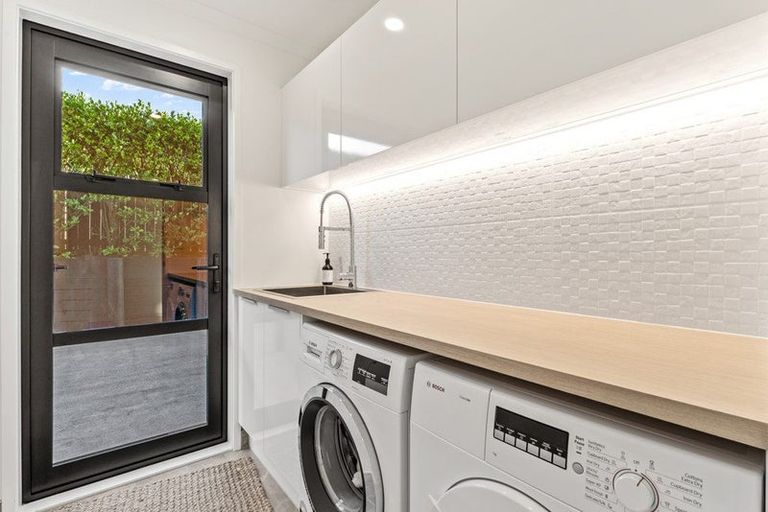 Photo of property in 20 Woodridge Drive, Stanmore Bay, Whangaparaoa, 0932