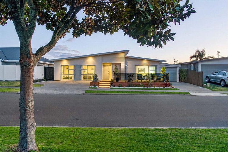 Photo of property in 42 Nautilus Drive, Papamoa Beach, Papamoa, 3118