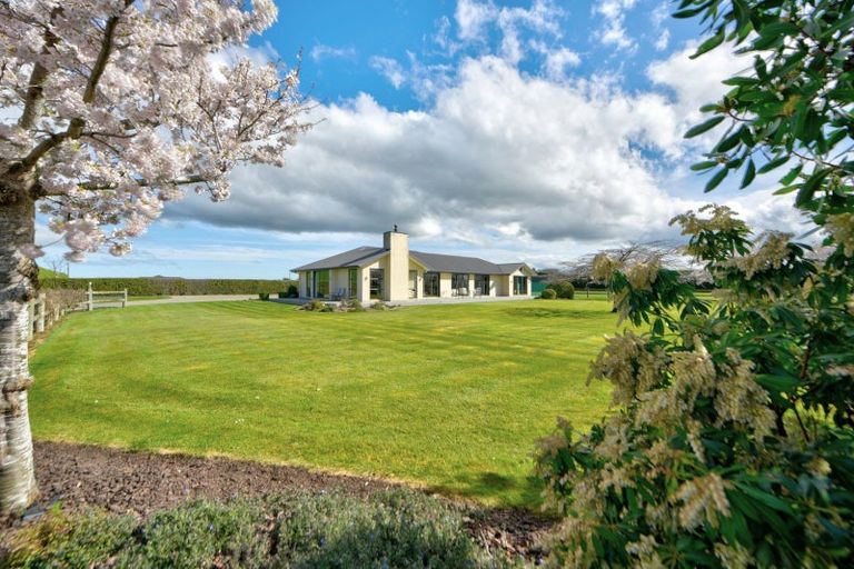 Photo of property in 24 Mckinnon Road, Edendale, Wyndham, 9893