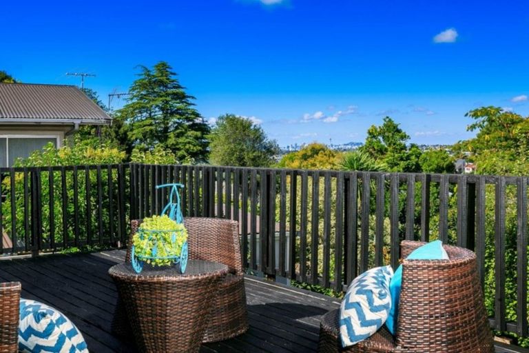 Photo of property in 51 Sycamore Drive, Sunnynook, Auckland, 0620