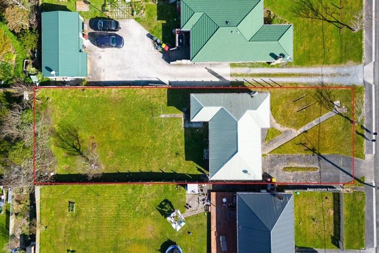 Photo of property in 172 Wellington Road, Wainuiomata, Lower Hutt, 5014