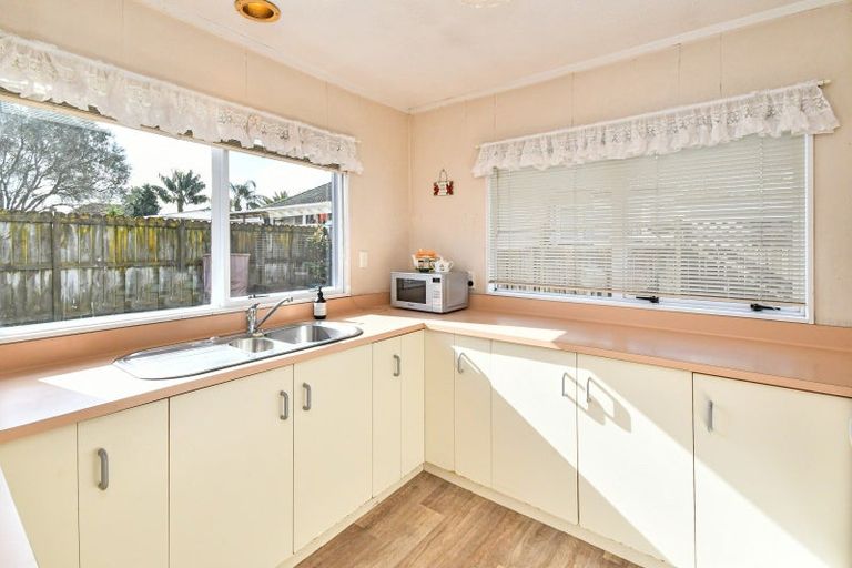 Photo of property in 2/30 Sturdee Road, Manurewa, Auckland, 2102