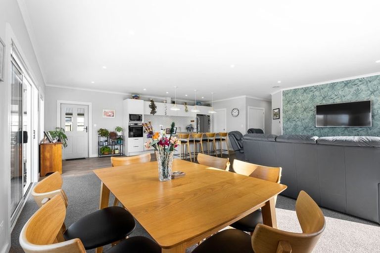 Photo of property in 27 County Drive, Hawera, 4610