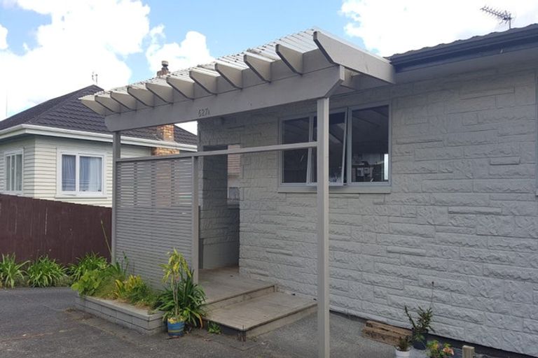 Photo of property in 627 Beach Road, Rothesay Bay, Auckland, 0630