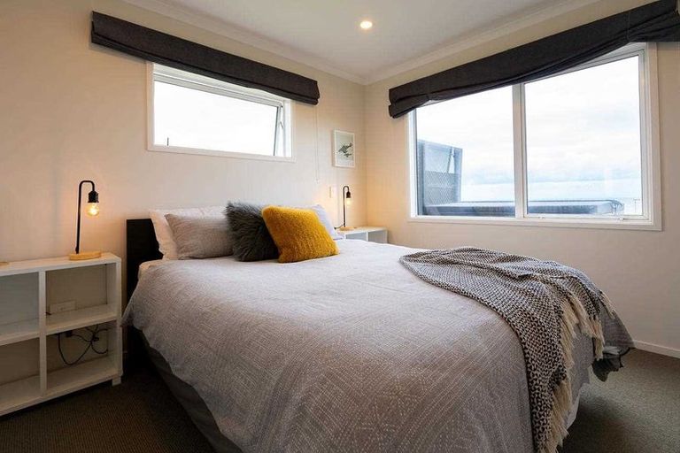 Photo of property in 10 Ironsands, Waverley, 4591