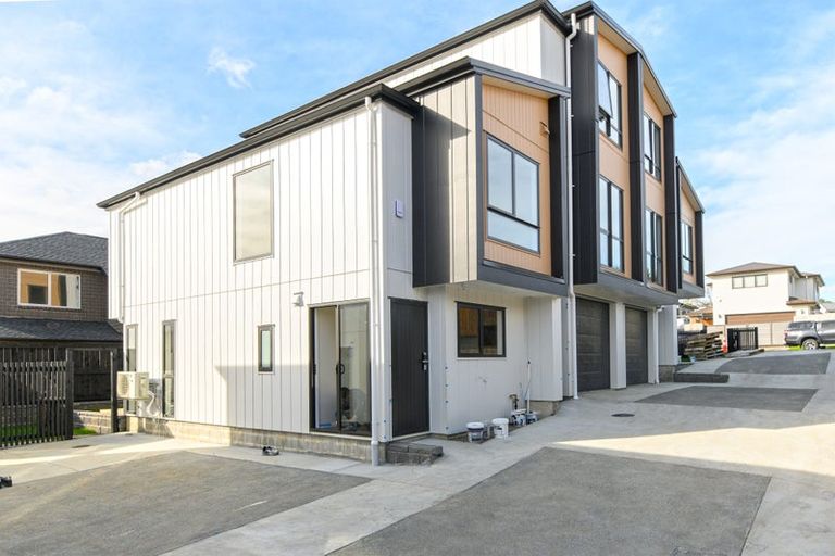 Photo of property in 6/11 Scanlen Terrace, Kelston, Auckland, 0602