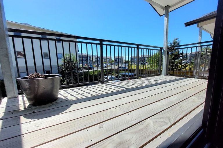 Photo of property in 7 Lilac Lane, Oteha, Auckland, 0632