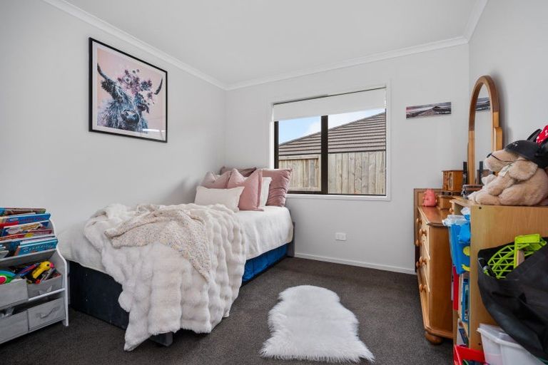 Photo of property in 2 Kahawai Close, Pyes Pa, Tauranga, 3112