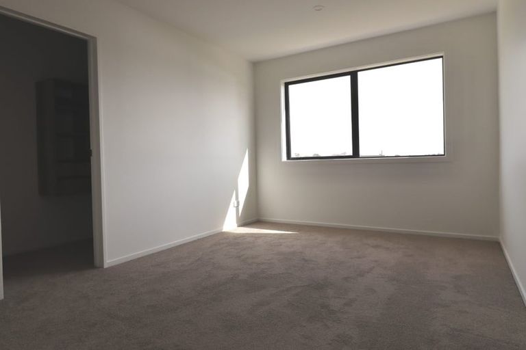 Photo of property in 22 Woven Place, Karaka, Papakura, 2113