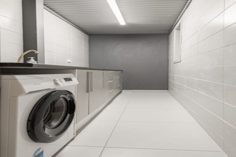 Photo of property in 28 Huron Street, East Gore, Gore, 9710