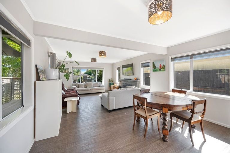 Photo of property in 2 Cambridge Terrace, Taradale, Napier, 4112