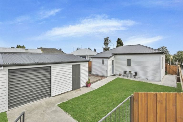 Photo of property in 156 Wainoni Road, Avondale, Christchurch, 8061
