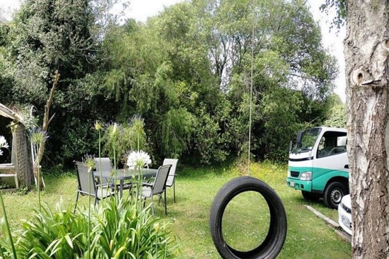 Photo of property in 65 Golding Road, Pukekohe, 2677