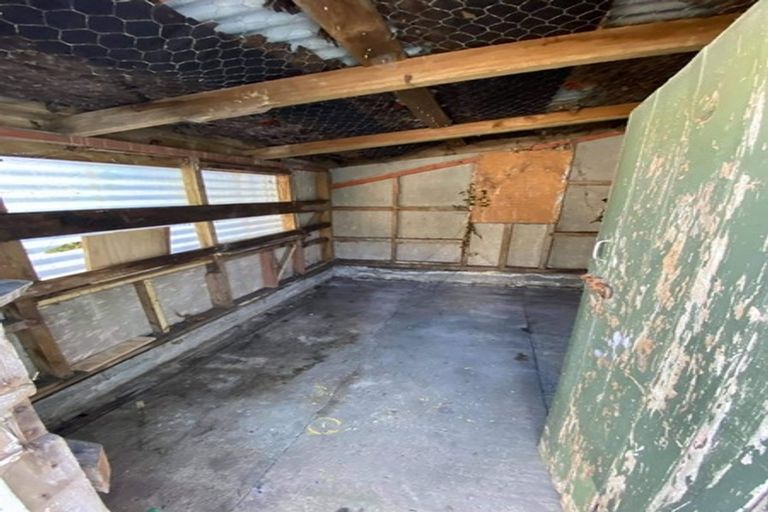 Photo of property in 1 Rangiora Street, Castlecliff, Whanganui, 4501