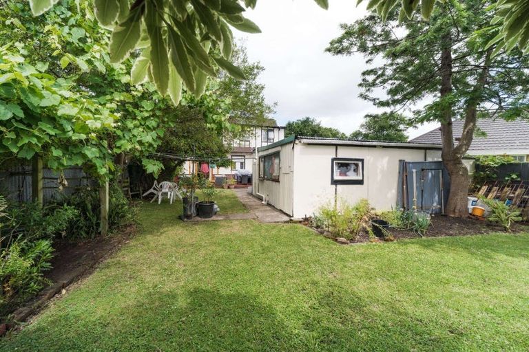 Photo of property in 61 Victoria Avenue, Palmerston North, 4410