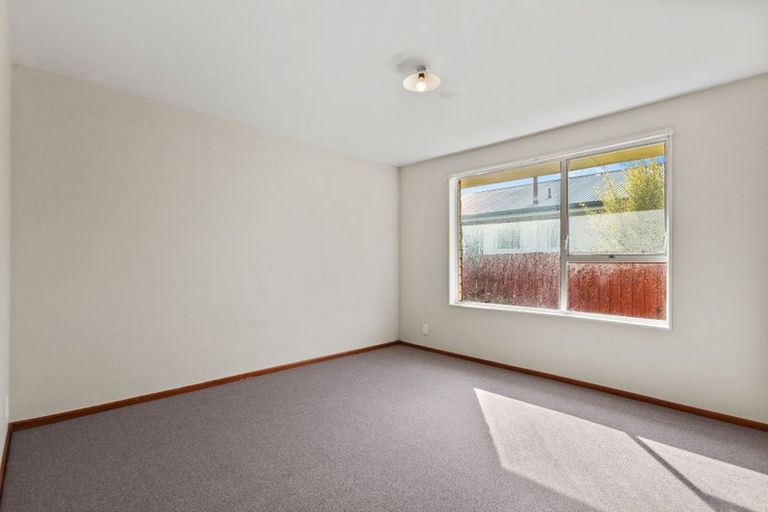 Photo of property in 2/68 Kawau Crescent, Bromley, Christchurch, 8062