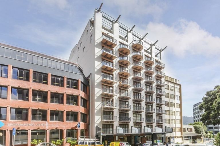 Photo of property in Atrium Towers, 8e/154 The Terrace, Wellington Central, Wellington, 6011