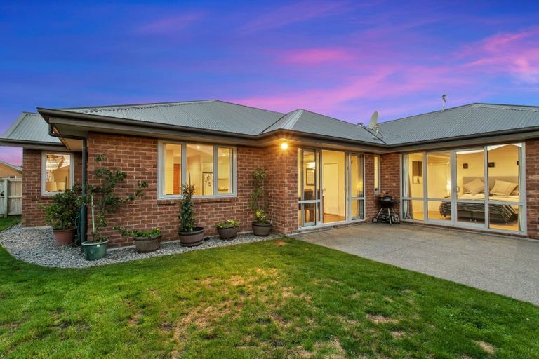 Photo of property in 7 Oakdene Place, Halswell, Christchurch, 8025