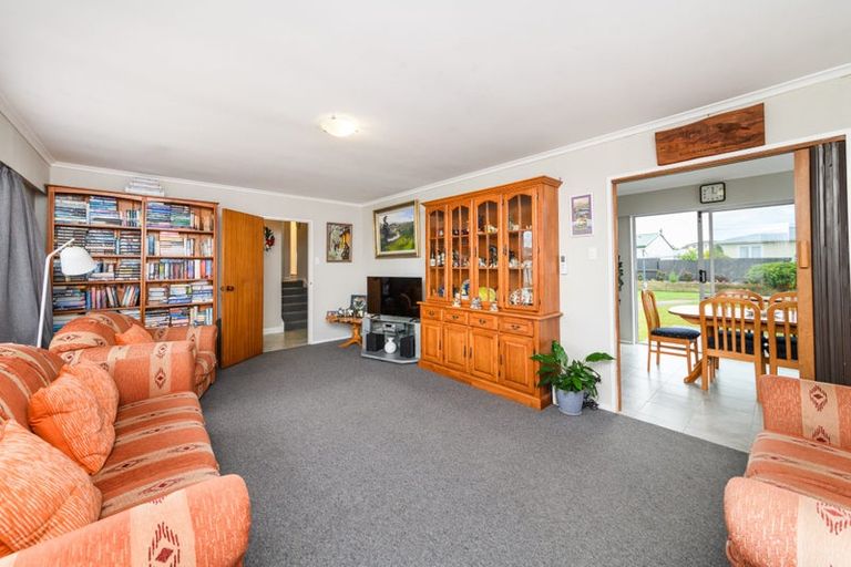 Photo of property in 10 Dewe Avenue, Feilding, 4702