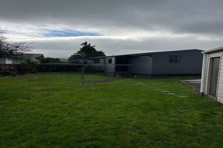 Photo of property in 28 Richardson Street, Woodville, 4920