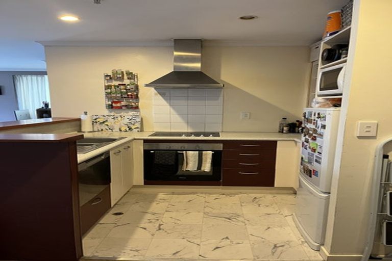 Photo of property in Terrace Heights Apartments, 11b/163 The Terrace, Wellington Central, Wellington, 6011