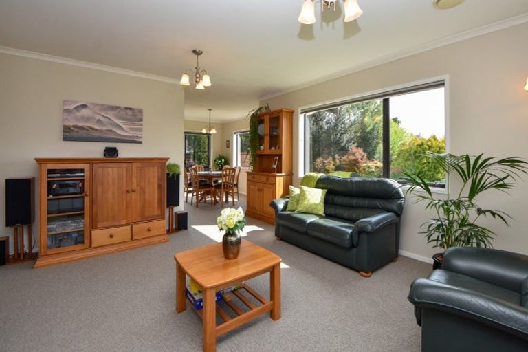 Photo of property in 5 The Glade, Carterton, 5713