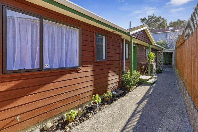 Photo of property in 72 Volga Street, Island Bay, Wellington, 6023