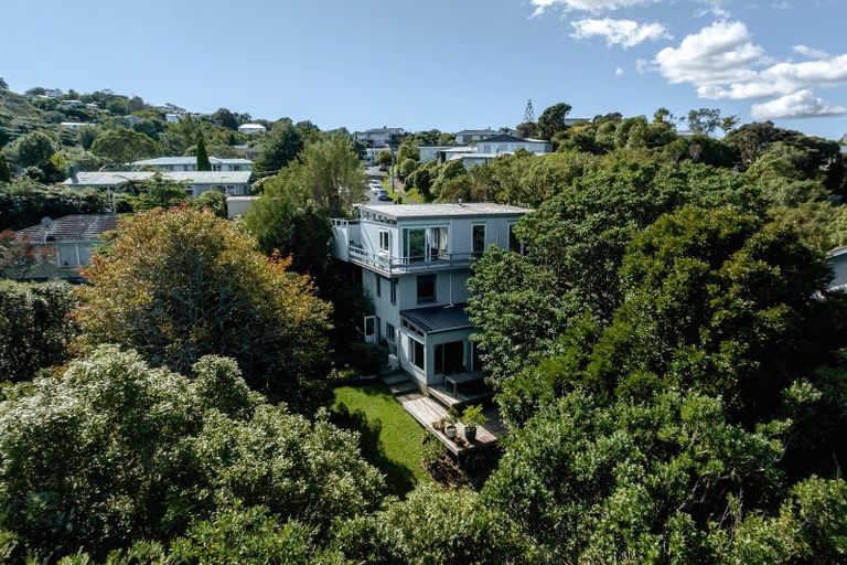 Photo of property in 8 Christina Grove, Normandale, Lower Hutt, 5010