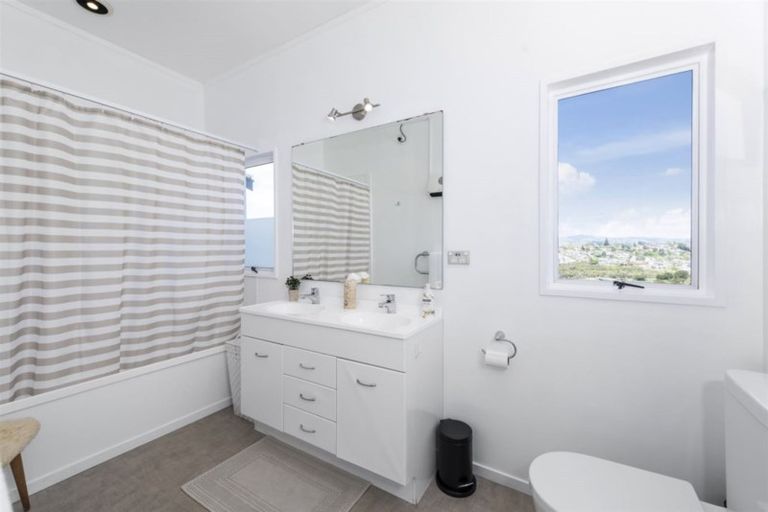 Photo of property in 60 Westminster Drive, Bethlehem, Tauranga, 3110