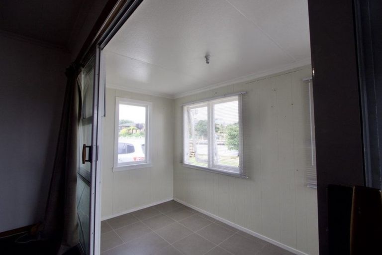 Photo of property in 15 Barrett Road, Whalers Gate, New Plymouth, 4310