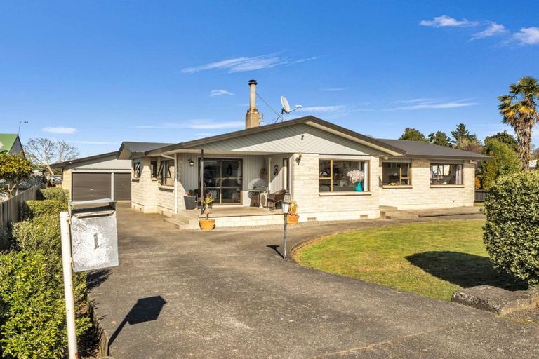 Photo of property in 1 Mathew Street, Dannevirke, 4930