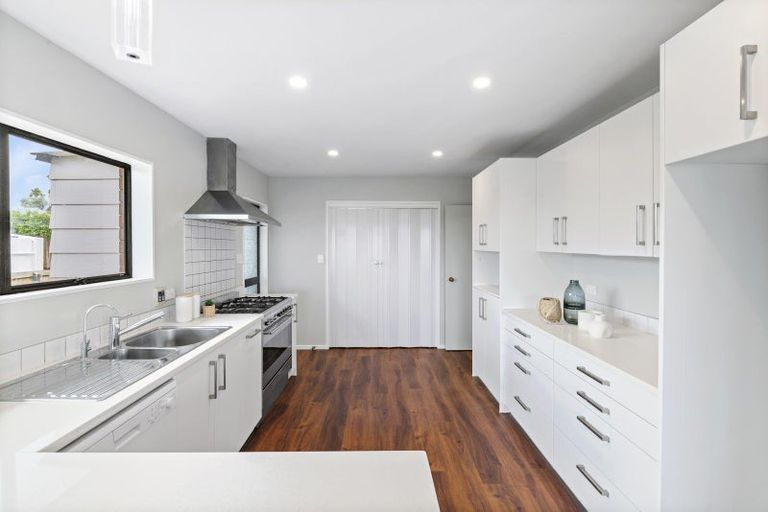 Photo of property in 8 Rakino Avenue, Manly, Whangaparaoa, 0930