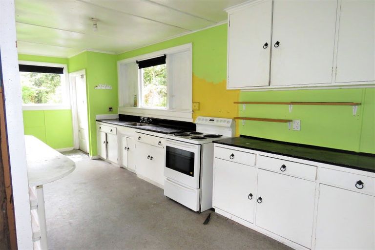 Photo of property in 31 Brougham Street, Westport, 7825