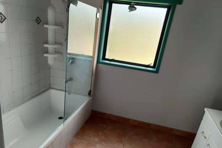 Photo of property in 15 Mona Vale, West Harbour, Auckland, 0618