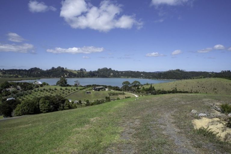 Photo of property in 35a Te Akau Drive, Russell, 0272