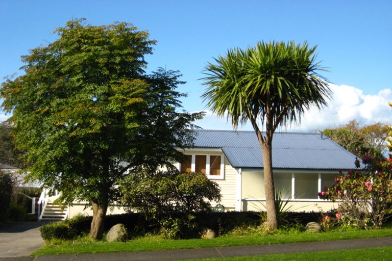 Photo of property in 7 Mayfair Place, Westown, New Plymouth, 4310