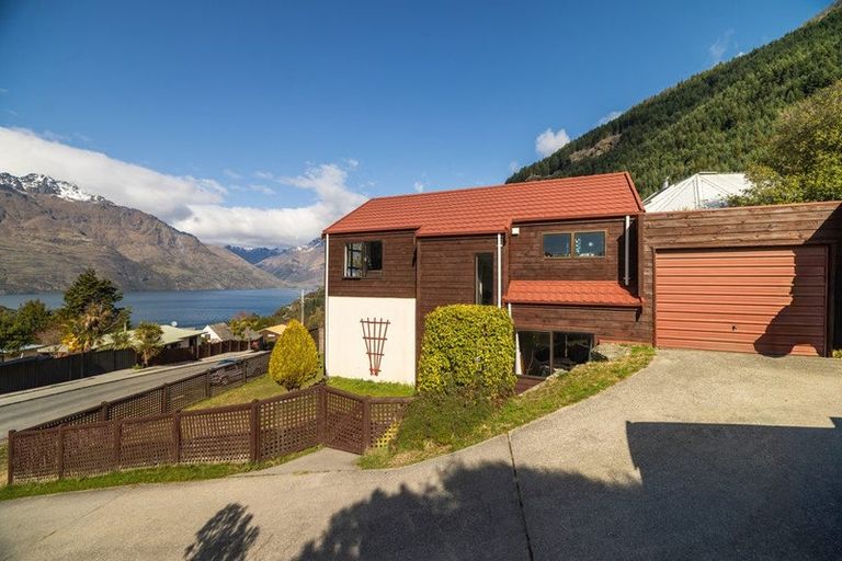 Photo of property in 5 Arawata Terrace, Fernhill, Queenstown, 9300