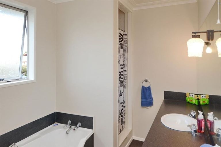 Photo of property in 14 Sevenoaks Drive, Bryndwr, Christchurch, 8053