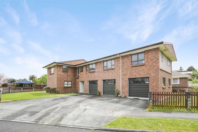 Photo of property in 2 Vista Terrace, Hillcrest, Hamilton, 3216