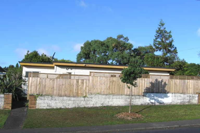 Photo of property in 6 Sunnyside Road, Sunnyvale, Auckland, 0612