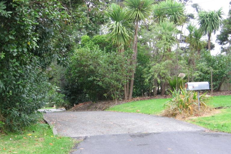 Photo of property in 11 Traffic Road, Greenhithe, Auckland, 0632